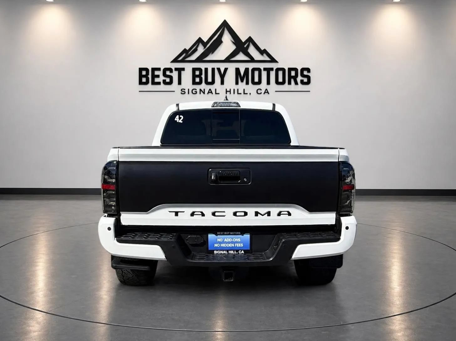 Used 2021 Toyota Tacoma TRD Off-Road w/ Technology Package AWD/4WD image 7