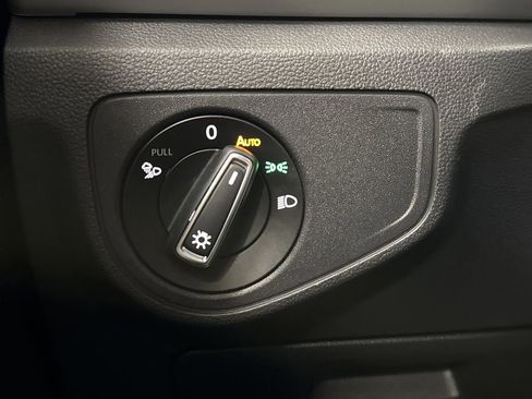 Used 2022 Volkswagen Atlas Cross Sport SE image 23