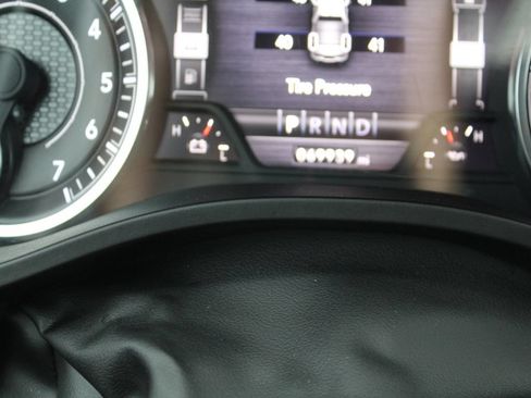 Used 2024 RAM 1500 Big Horn RWD image 32