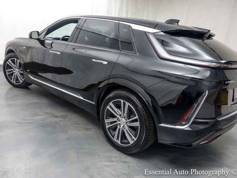 Used 2024 Cadillac Lyriq Luxury AWD/4WD image 10