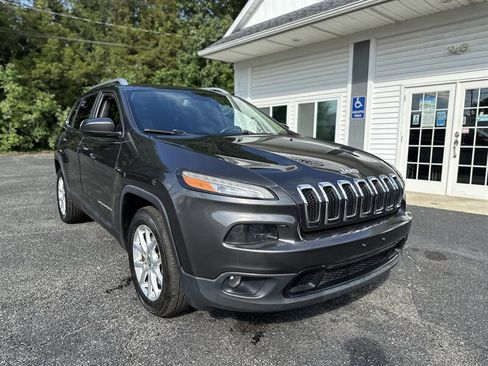 Used 2014 Jeep Cherokee Latitude FWD image 2