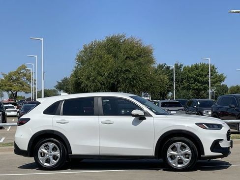 Certified 2025 Honda HR-V LX image 3