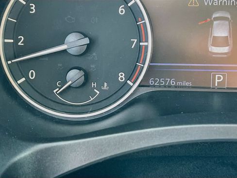 Used 2024 Nissan Altima 2.5 SV FWD image 12