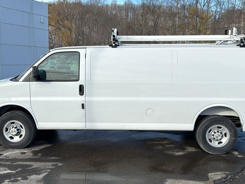 Used 2025 Chevrolet Express 2500 Extended w/ Communications Package RWD image 5