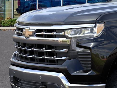 Used 2025 Chevrolet Silverado 1500 LTZ AWD/4WD image 14