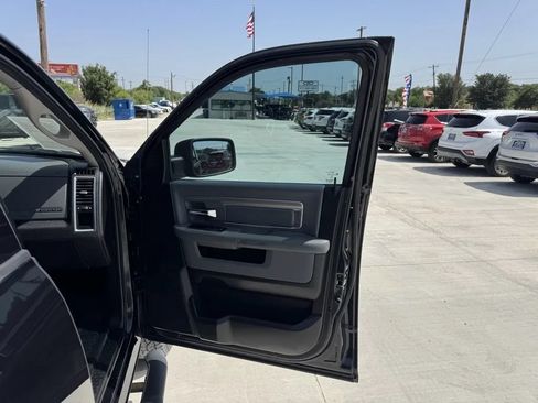 Used 2019 RAM 1500 Big Horn w/ Rambox Value Package AWD/4WD image 15