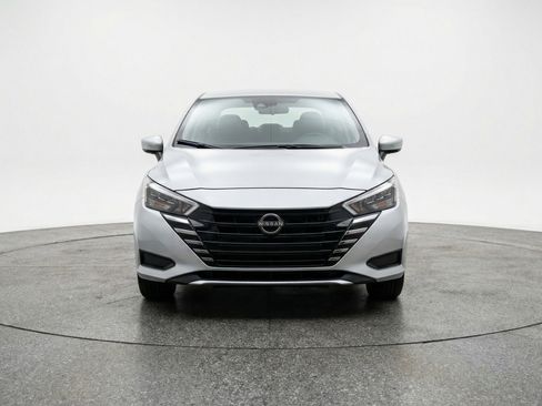 Used 2025 Nissan Versa SV FWD image 2