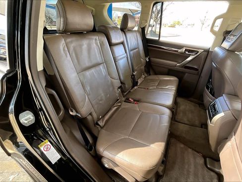 Used 2016 Lexus GX 460 w/ Premium Package image 18
