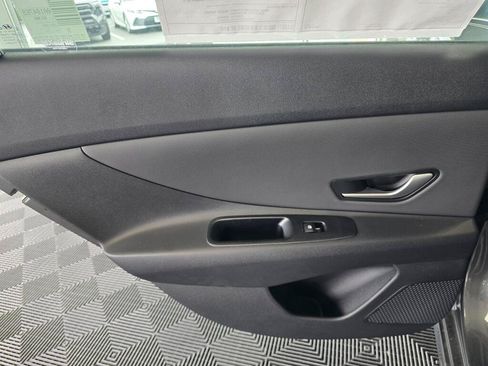 New 2026 Hyundai Elantra Limited FWD image 33