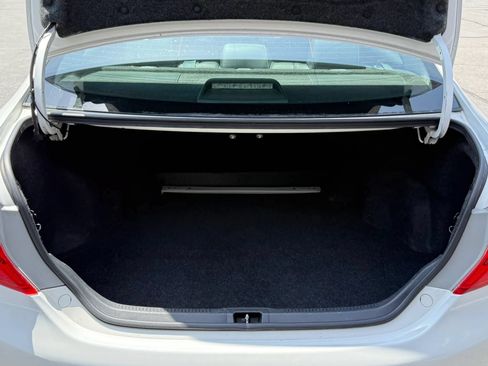 Used 2012 Toyota Camry SE FWD image 40