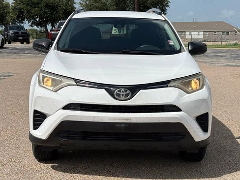 Used 2017 Toyota RAV4 LE AWD/4WD image 3