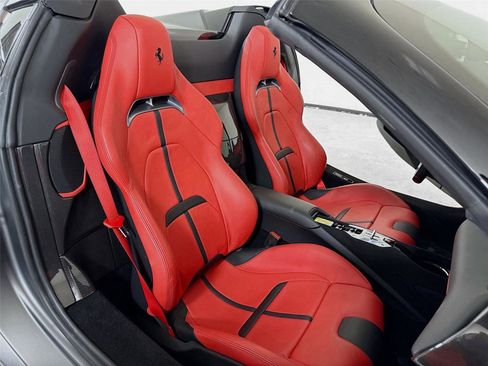 Used 2022 Ferrari SF90 Spider image 29