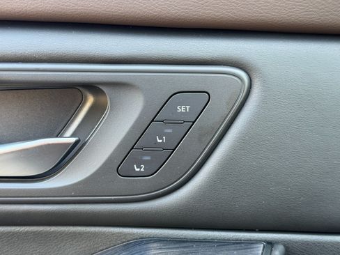 Used 2022 Nissan Rogue SL FWD image 17
