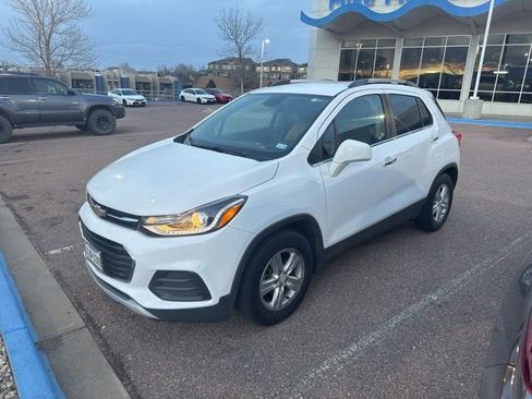 Used 2020 Chevrolet Trax LT w/ LT Convenience Package FWD image 5