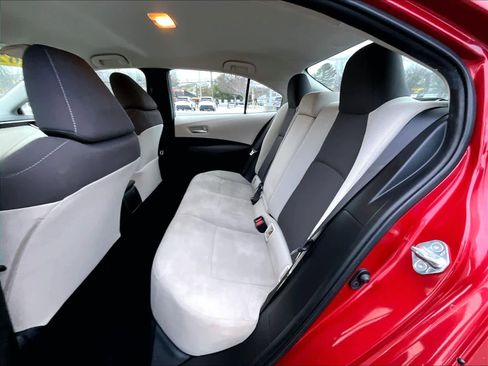 Used 2021 Toyota Corolla LE image 15