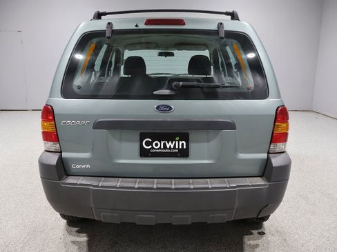 Used 2007 Ford Escape XLS image 9