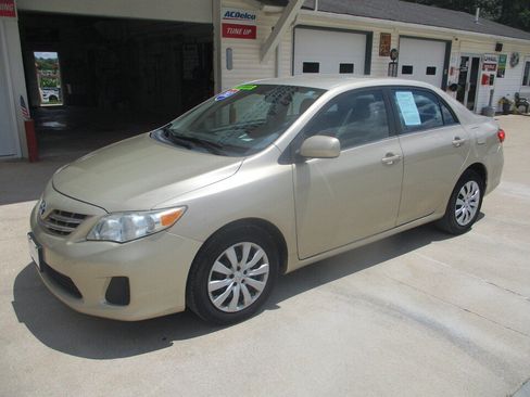 Used 2013 Toyota Corolla LE FWD image 11