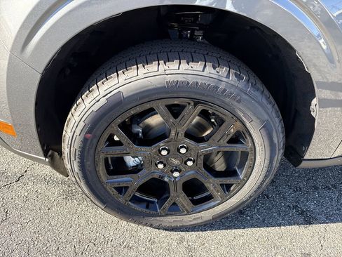 New 2026 Ford Maverick Lariat w/ Black Appearance Package image 11