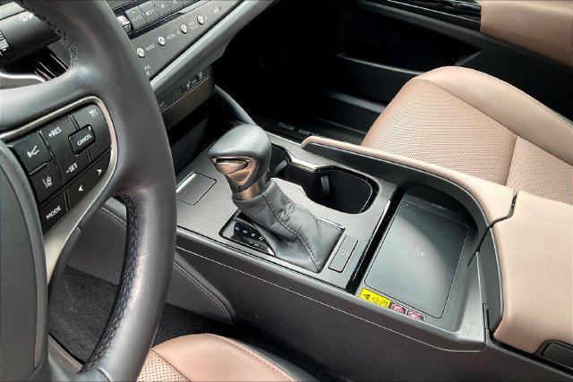 Certified 2024 Lexus ES 350 w/ Premium Package FWD image 17