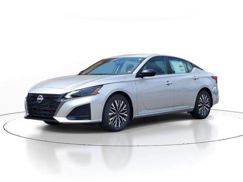 New 2026 Nissan Altima 2.5 SV FWD image 2