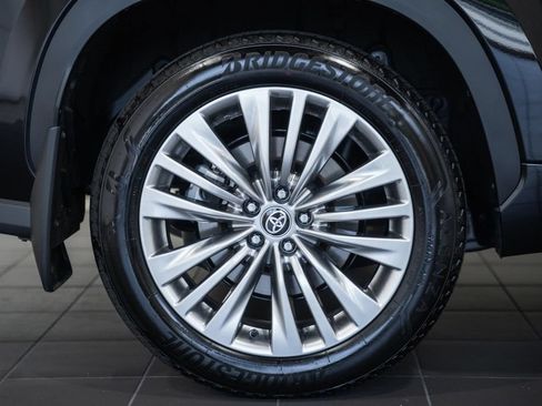 Used 2026 Toyota Highlander Platinum AWD/4WD image 22
