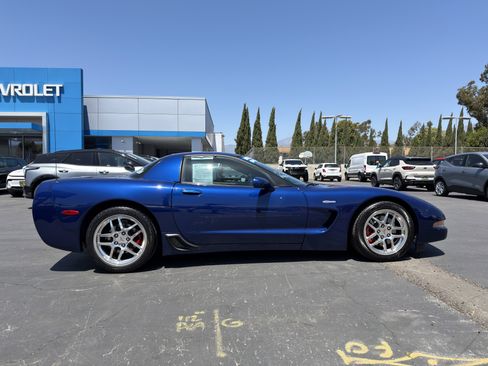 Used 2004 Chevrolet Corvette Z06 w/ Z06 Preferred Equipment Group RWD image 9