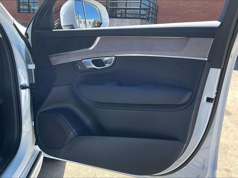 New 2026 Volvo XC90 B5 Core AWD/4WD image 14