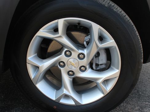 Used 2025 Chevrolet Trax LS w/ LS Convenience Package image 51