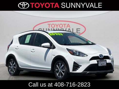 Used 2018 Toyota Prius C One w/ Carpet Mat Package FWD image 10