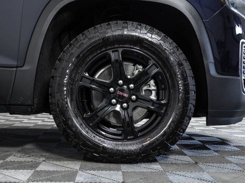 Used 2022 GMC Acadia AT4 w/ Technology Package AWD/4WD image 47