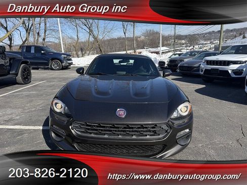 Used 2018 FIAT 124 Spider Classica w/ Technology & Siriusxm Group image 2