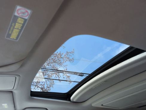 Used 2012 Honda Odyssey Touring Elite image 19
