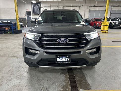 Used 2021 Ford Explorer XLT w/ Equipment Group 202A image 3