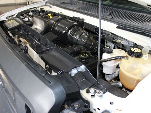 Used 2009 Ford E-150 and Econoline 150 RWD image 32
