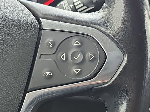 Used 2020 Chevrolet Traverse LT image 24