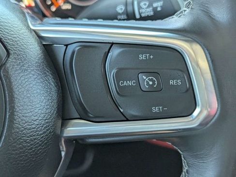 Used 2023 Jeep Gladiator Overland w/ Cold Weather Group AWD/4WD image 27