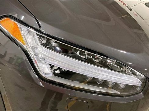 Used 2024 Volvo XC90 B5 Core w/ Climate Package image 31