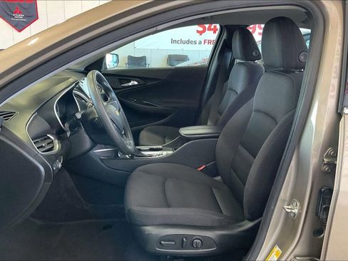 Used 2024 Chevrolet Malibu LT FWD image 3
