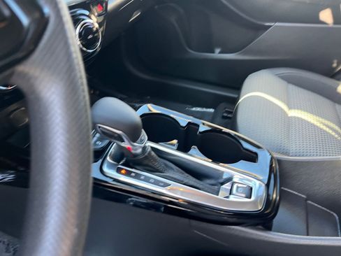 Used 2025 Chevrolet Trax LT image 42