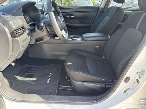 Used 2025 Nissan Sentra SV FWD image 17