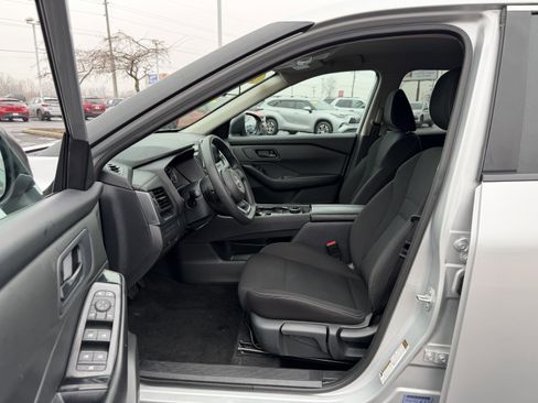 Used 2024 Nissan Rogue S image 14