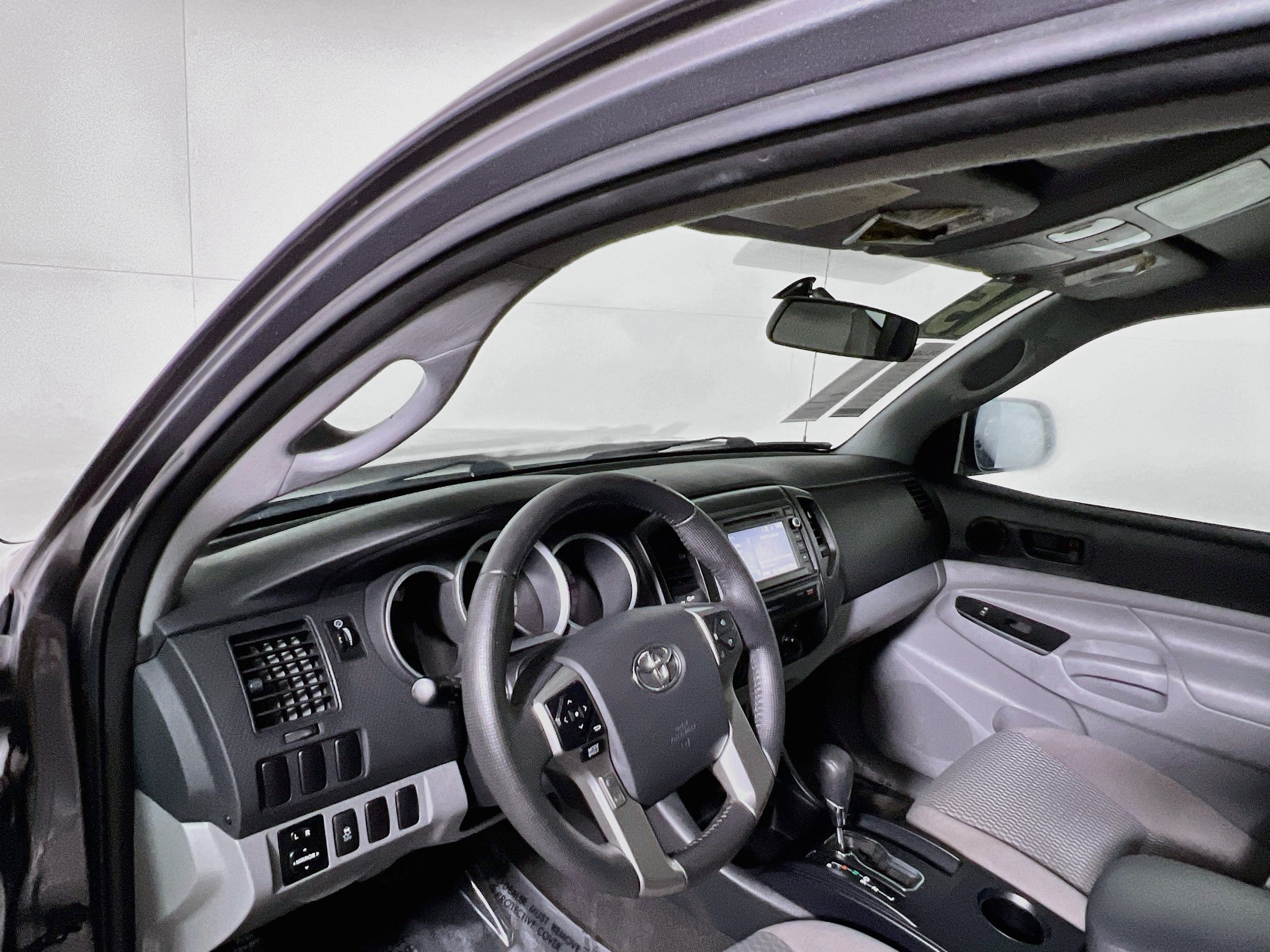 Used 2015 Toyota Tacoma PreRunner w/ Convenience Package RWD image 28
