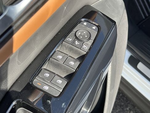 New 2026 Nissan Pathfinder Platinum FWD image 18