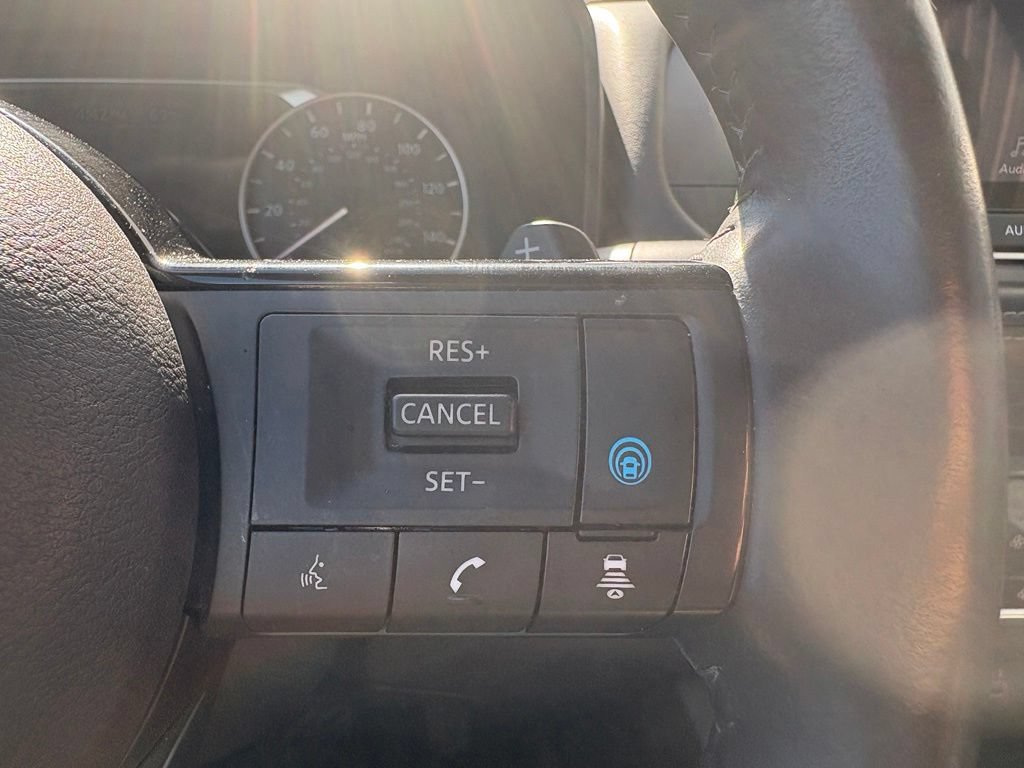 Used 2022 Nissan Rogue SV AWD/4WD image 14