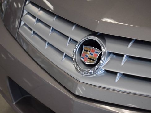 Used 2005 Cadillac XLR RWD image 10