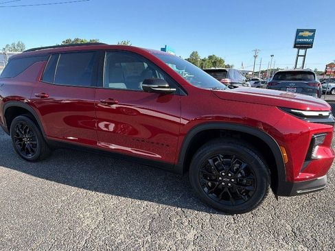 New 2026 Chevrolet Traverse LT FWD image 3
