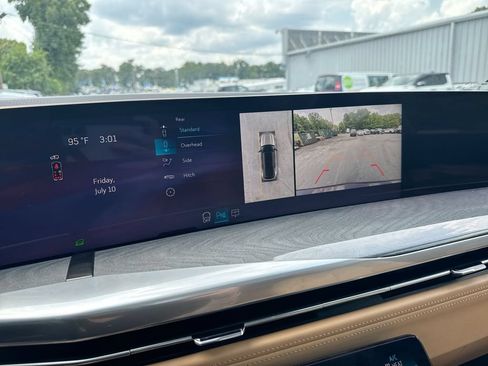 Used 2025 Cadillac Escalade IQ Luxury 2 AWD/4WD image 27