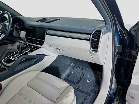 Certified 2023 Porsche Cayenne Platinum Edition AWD/4WD image 31