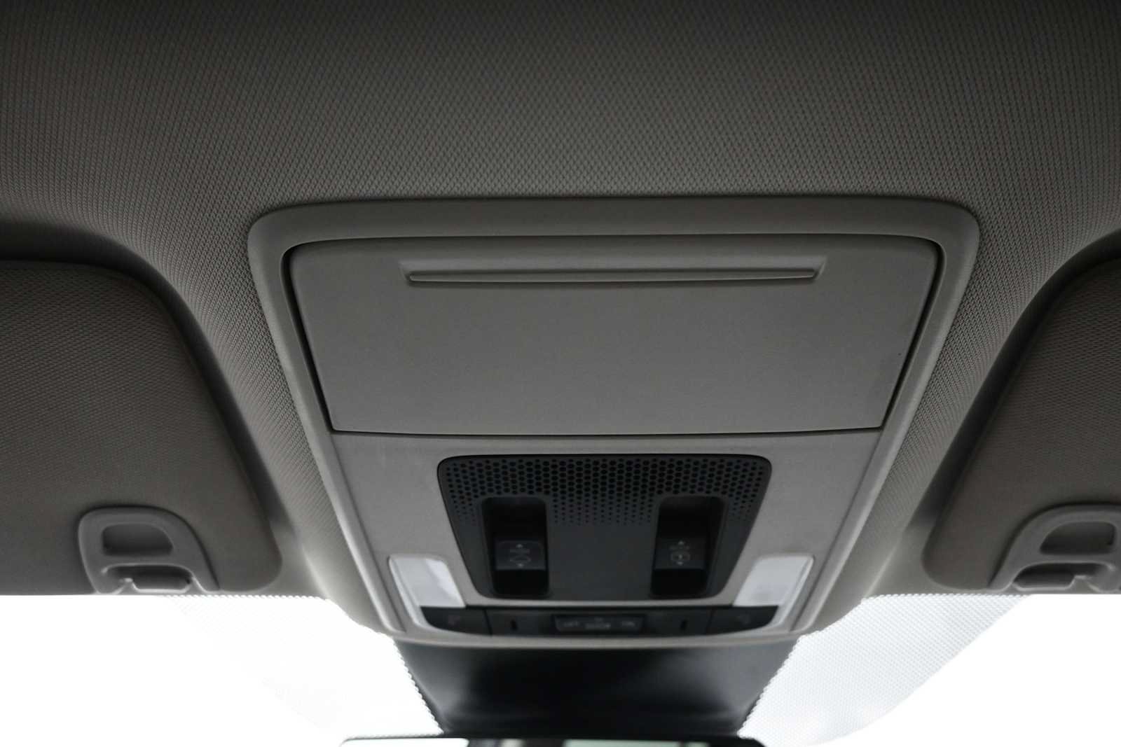 Certified 2025 Honda Pilot Touring image 18