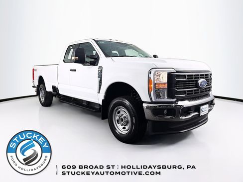 Used 2023 Ford F250 XL image 1